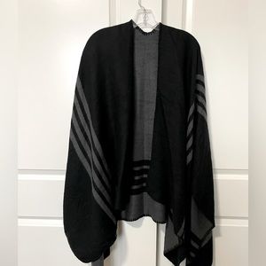 BB Dakota Black and Gray Scarf Poncho NWOT